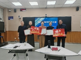 一群人站在桌子边

AI 生成的内容可能不正确。